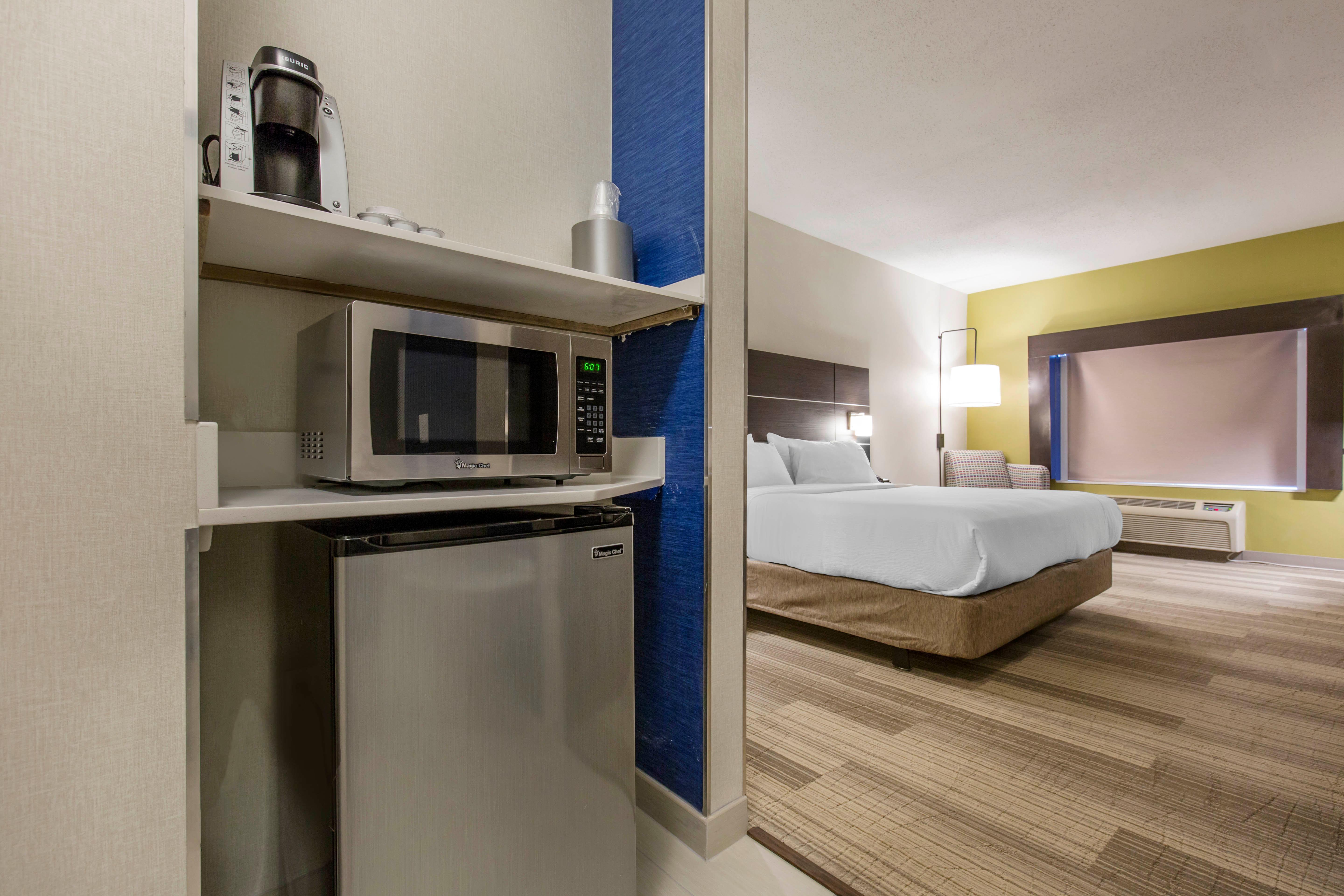 Holiday Inn Express And Suites Chicago West - St Charles, An Ihg Hotel Saint Charles Εξωτερικό φωτογραφία